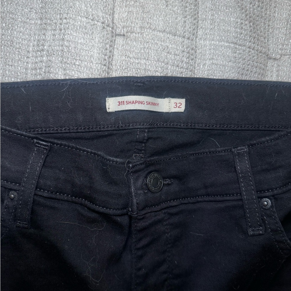 Levi’s Black High-Rise Skinny Jeans - Picture 2 of 8